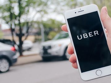 Uber deve pagar férias e 13° para motoristas, decide justiça de SP