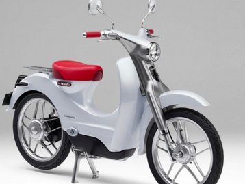 Honda trabalha em moto elétrica Super Cub com bateria removível