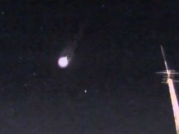 Meteoro explode no céu sobre a região Sudeste; veja as imagens