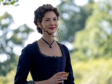 Caitriona Balfe, de Outlander, vai adaptar novo romance para o cinema 