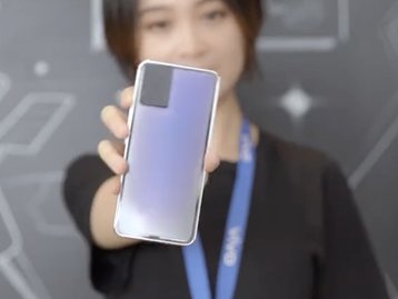 Chinesa mostra celular que muda de cor com vidro 'inteligente'