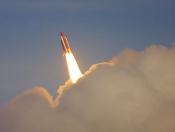 Missão chinesa secreta retorna à Terra após dois dias no espaço