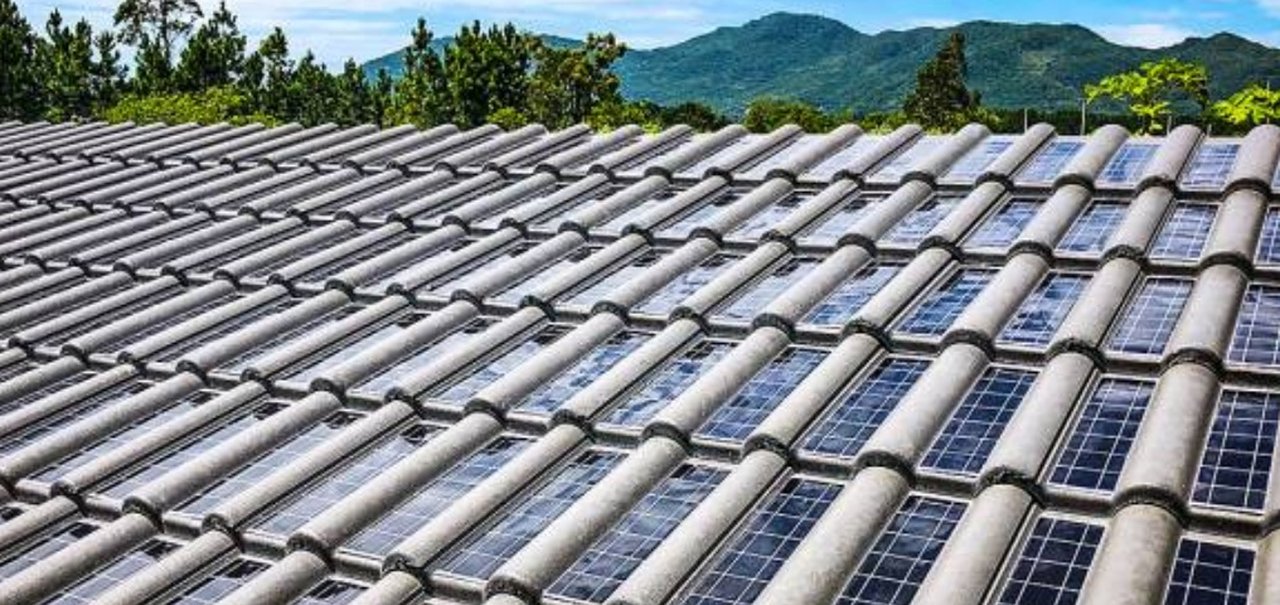 'Telha solar' da Eternit é aprovada no Brasil; cada uma gera 9 W