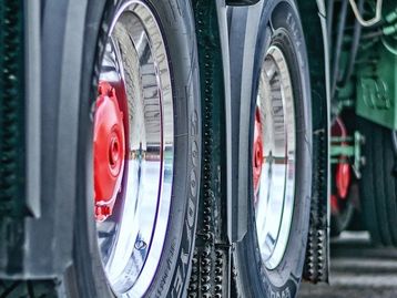  Dia do Caminhoneiro: comemoração com live sertaneja e evento drive-in