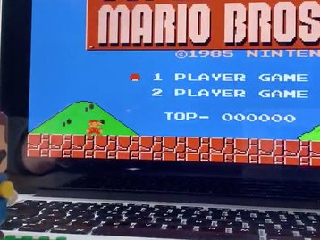 Hacker transforma boneco LEGO em controlador do Super Mario