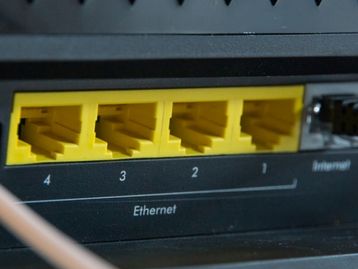 TV de tubo antiga derrubava internet de vila britânica todo dia