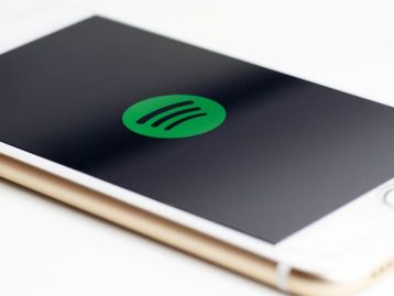 Spotify está testando enquetes para podcasts