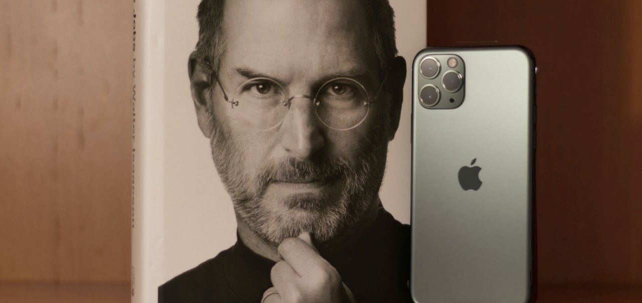 Tim Cook homenageia Steve Jobs em seu aniversário de morte