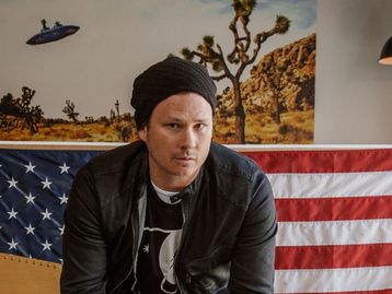 Ex-guitarrista do Blink-182, Tom DeLonge, irá dirigir seu 1º filme