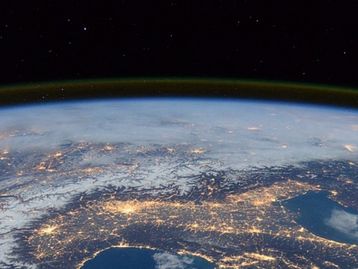 Satélite russo e foguete chinês escapam de colisão no espaço