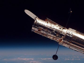 Telescópio Hubble registra 'tromba d'água' cósmica em imagem