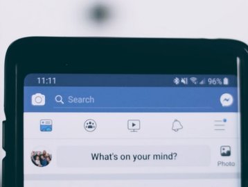 Facebook poderá traduzir até 100 idiomas sem usar inglês