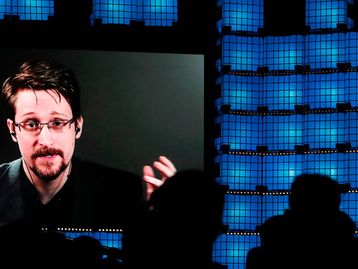 Snowden consegue residência permanente na Rússia