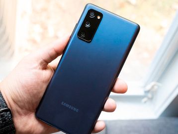 Galaxy S30 Plus aparece em renderização vazada