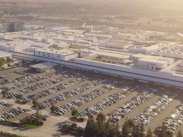 Tesla vai investir US$ 12 bi em carros elétricos e baterias até 2022