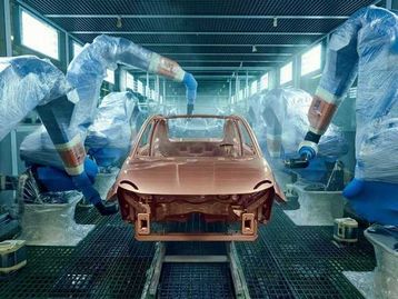 Veja como é a linha de produção de um carro elétrico [vídeo]