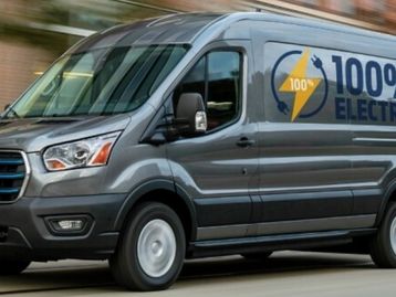 Van elétrica Ford E-Transit é revelada com 350 km de autonomia