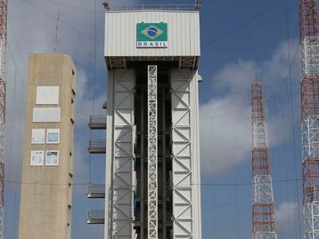 Foguete de treinamento pega fogo na base de Alcântara