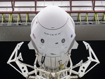 SpaceX promove lançamento de cápsula tripulada rumo à Estação Internacional