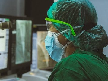 Aumento de casos de covid-19 em hospitais privados da cidade de SP