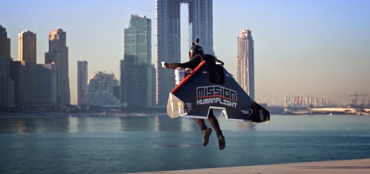 'Jetman' Vince Reffet morre aos 36 anos em acidente com jetpack