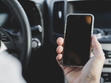 Estudo mostra que carros conectados reduzem acidentes na estrada