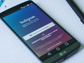 LG terceirizará a produção de smartphones intermediários