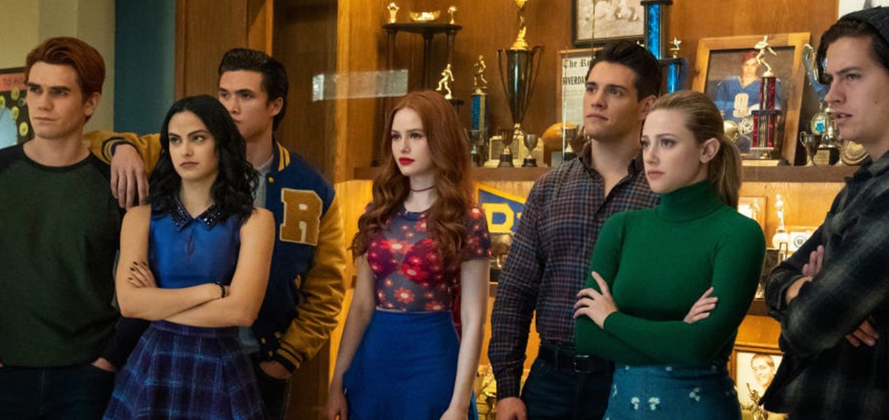 Riverdale 5ª temporada: Archie e amigos vivem baile de formatura (FOTOS)