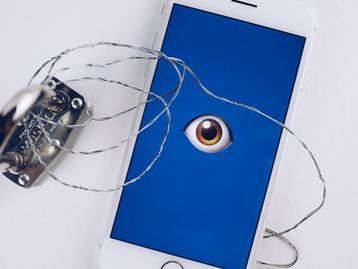 WhatsApp acusa Apple favorecer iMessage em política de privacidade