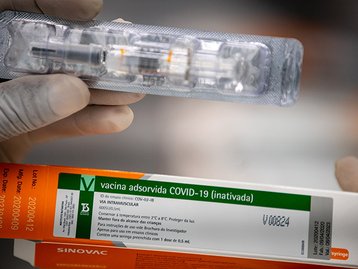 Butantan adia envio dos resultados da CoronaVac à Anvisa