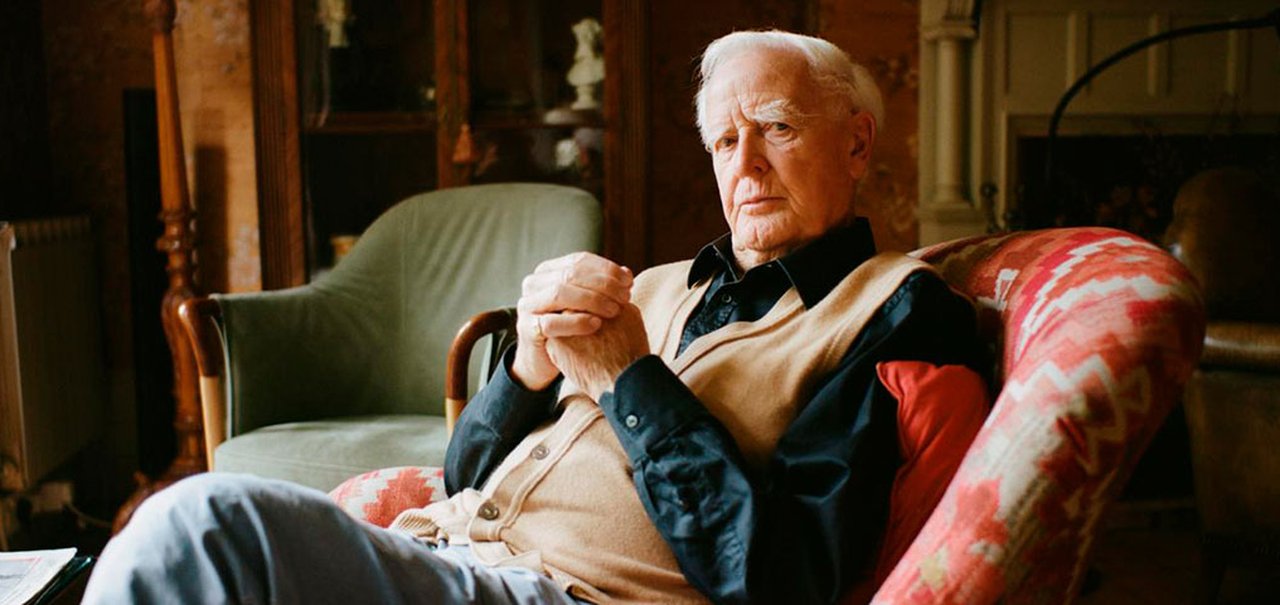 John le Carré, autor de livros de espionagem, morre aos 89 anos