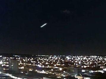 Bola de fogo cruza o céu em São Paulo e no Paraná; veja registros