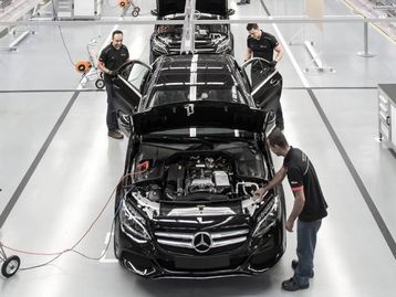 Mercedes encerra produção de carros no Brasil; Audi reduz atuação