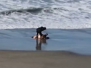 Dono de drone salva mulher no mar após vê-la em imagens aéreas