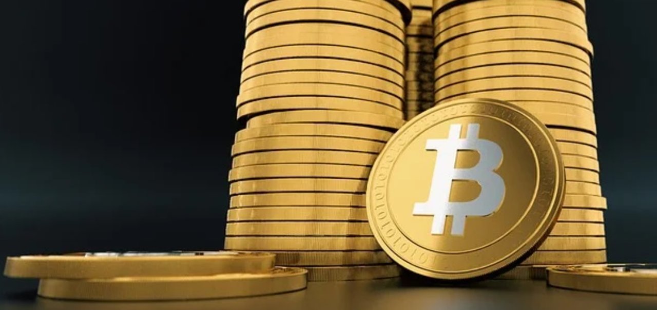 Preço da bitcoin bate novo recorde e ultrapassa R$ 220 mil