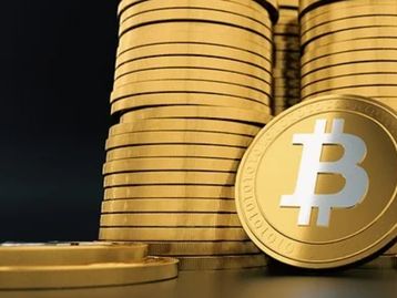Preço da bitcoin bate novo recorde e ultrapassa R$ 220 mil