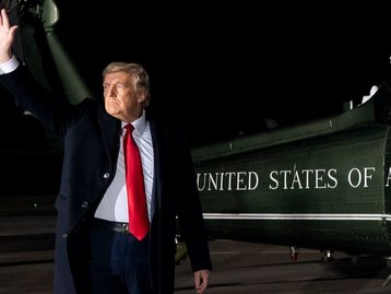 Twitter bane permanentemente a conta pessoal de Donald Trump