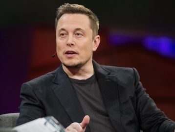 Filho de Trump pede a Elon Musk que crie rede social alternativa