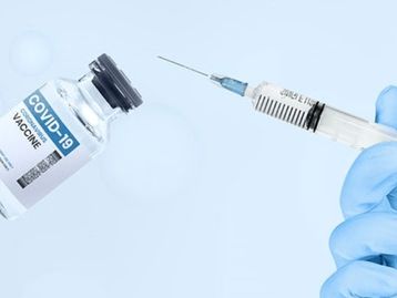 Vacina da Pfizer é tão forte que pode evitar transmissão da covid-19