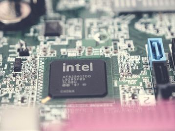 Novo CEO quer Intel de volta ao topo na fabricação de chips