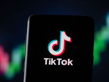 Índia bane TikTok e outros 58 apps chineses permanentemente