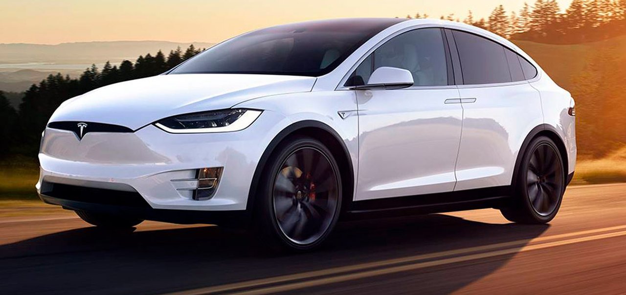 Tesla pretende lançar van elétrica em breve