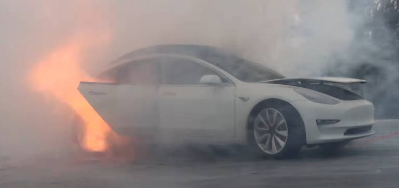 Como explodir um Tesla 3? Youtuber revela passo a passo de pegadinha