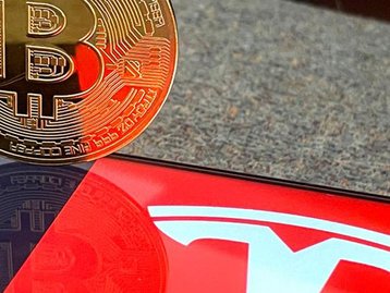 Tesla lucra US$ 600 milhões em duas semanas, com bitcoins