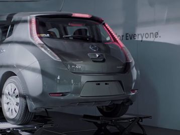 40 min carregando? Essa estação troca baterias de elétricos em 10 min