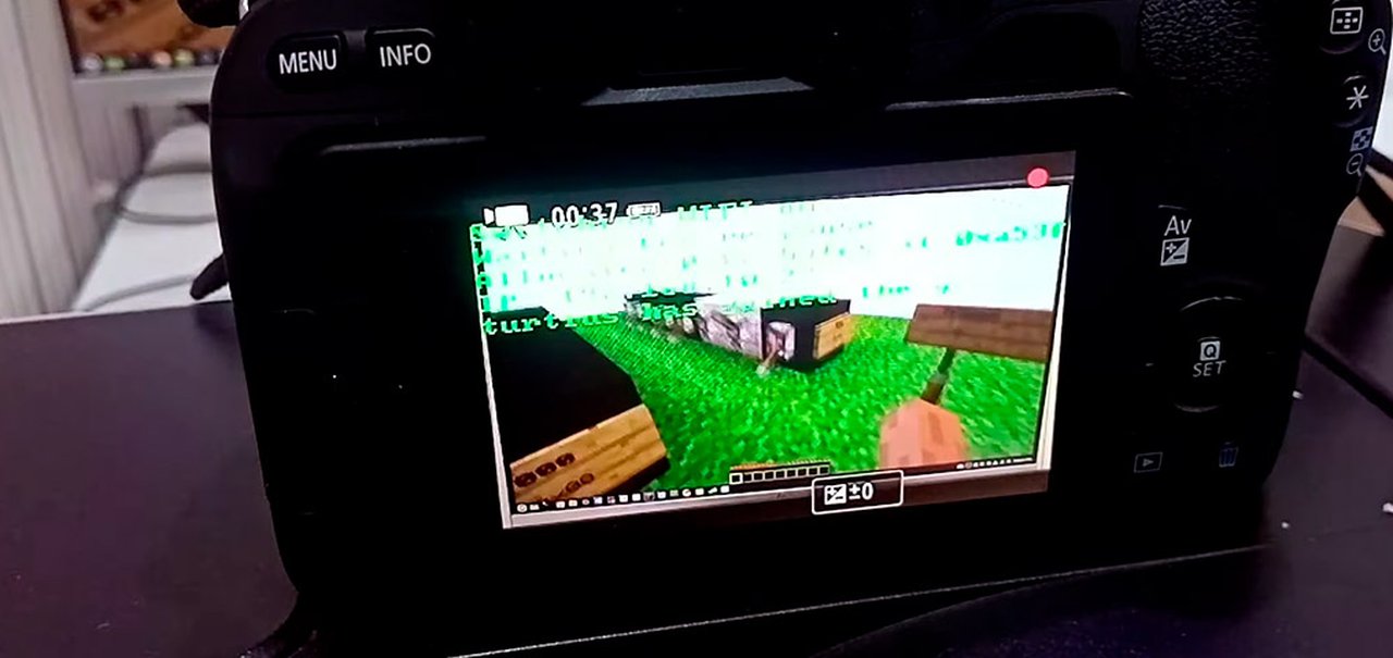 Programador roda Minecraft em uma câmera DLSR Canon