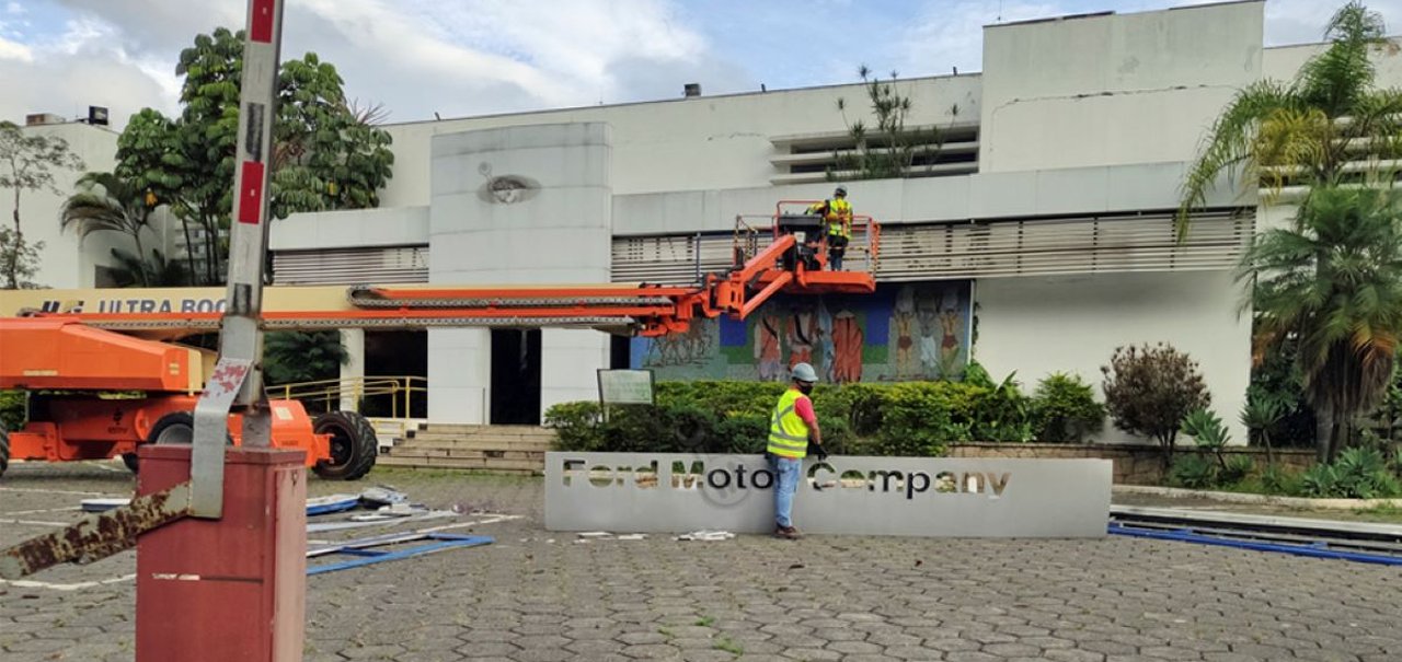 Fábrica da Ford começa a ser demolida em São Bernardo do Campo