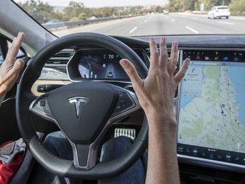 Piloto automático da Tesla será liberado para mais motoristas
