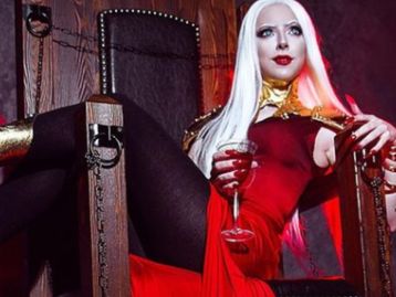 Castlevania: Carmilla, do anime da Netflix, inspira lindo cosplay