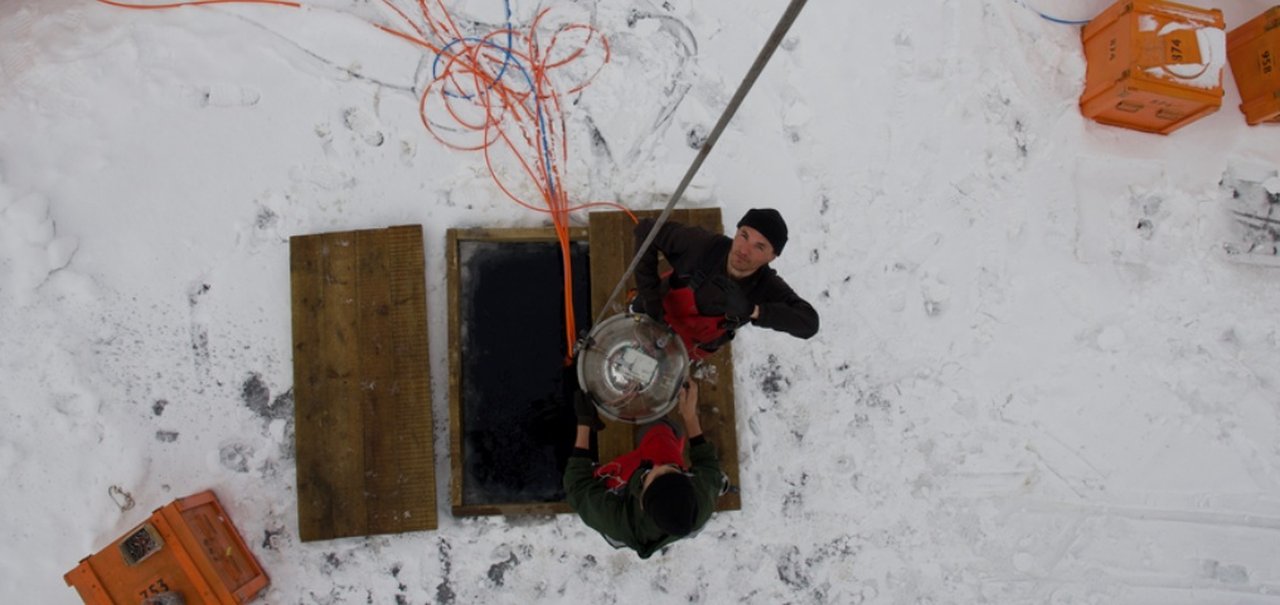 Rússia inaugura telescópio subaquático para detectar neutrinos